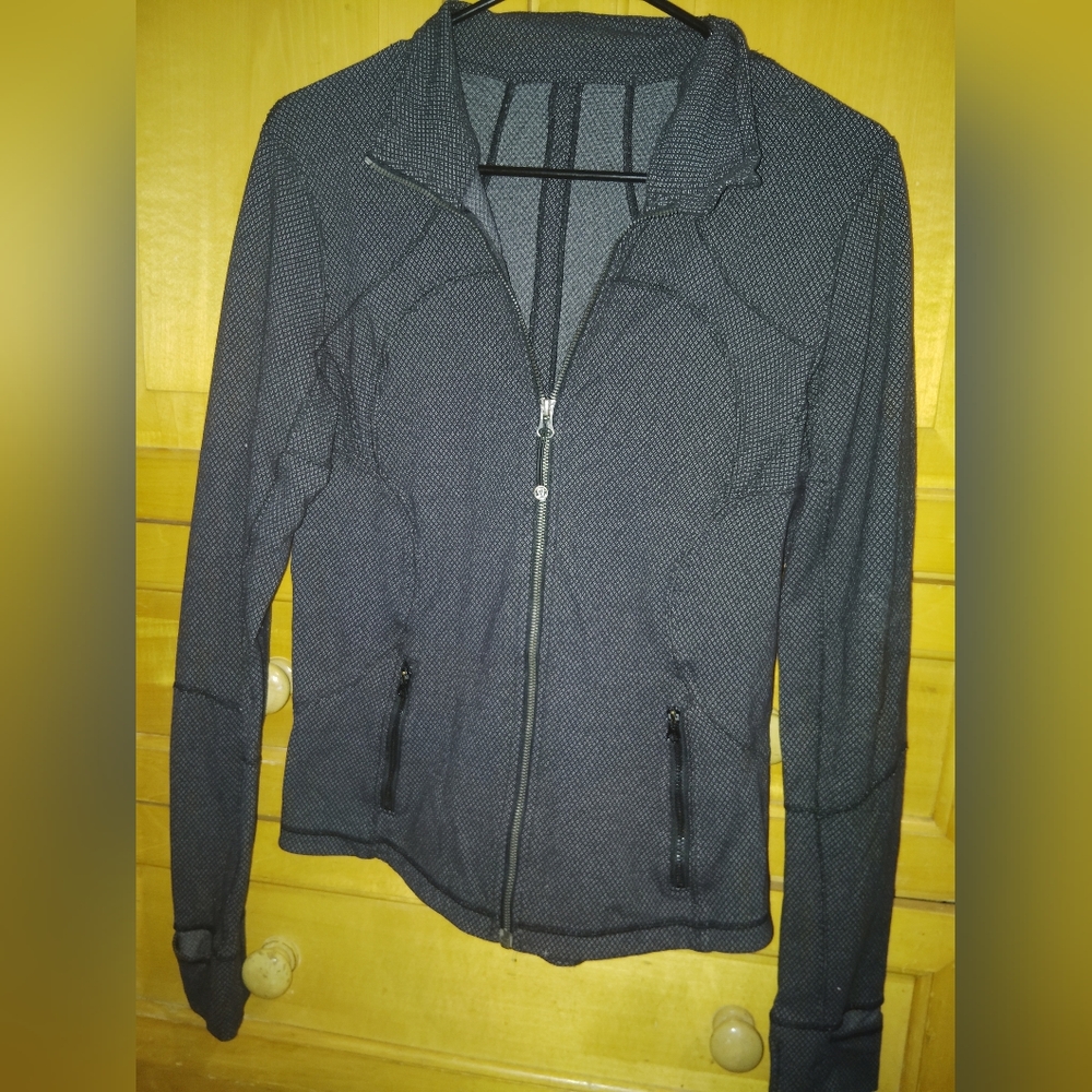 Lululemon Forme Jacket II *Textured - Picture 2 of 3